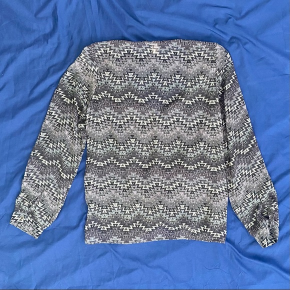 Forever 21 Sheer Funky Purple Chevron Gathered Front Long-Sleeve Blouse - Picture 5 of 10